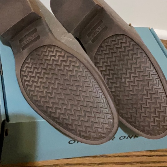 Toms shaye slip ons. Size 9. NEW - Picture 5 of 7